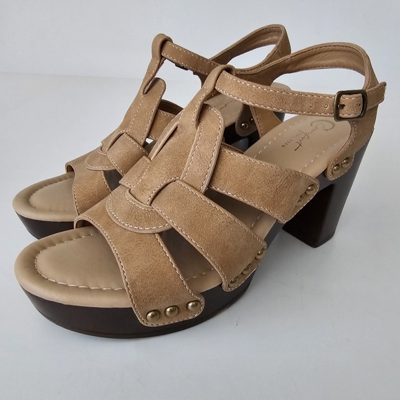 C Comfort Womens Sandals Tan Slingback Size 7 Casual Platform Thick Heel - Picture 3 of 9